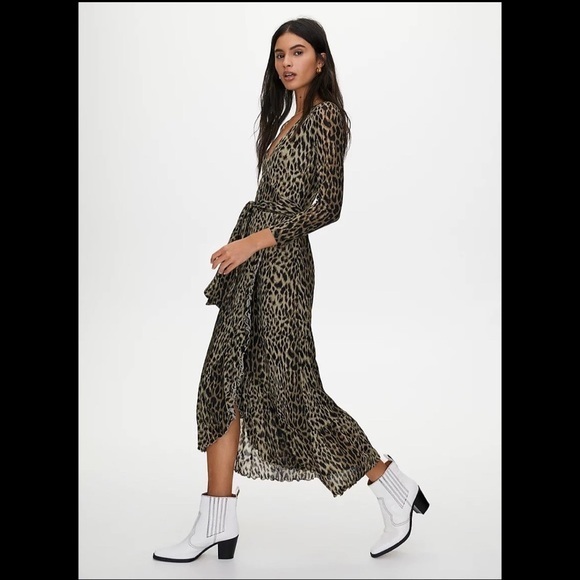 Aritzia Dresses & Skirts - ARITZIA Celestia Dress‎